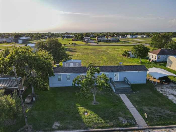 photo 2: 958 Wightman Street, Matagorda TX 77414