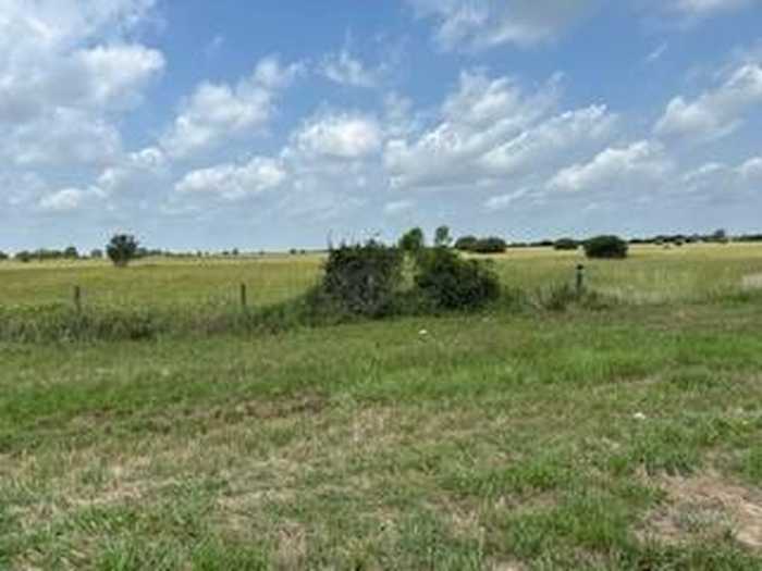 photo 2: 3748 County Road 106, Rock Island TX 77470