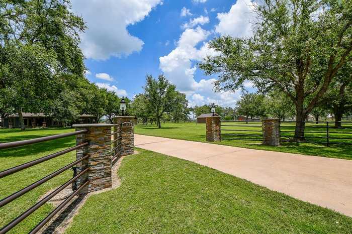 photo 2: 1648 Meissner Road, Bellville TX 77418