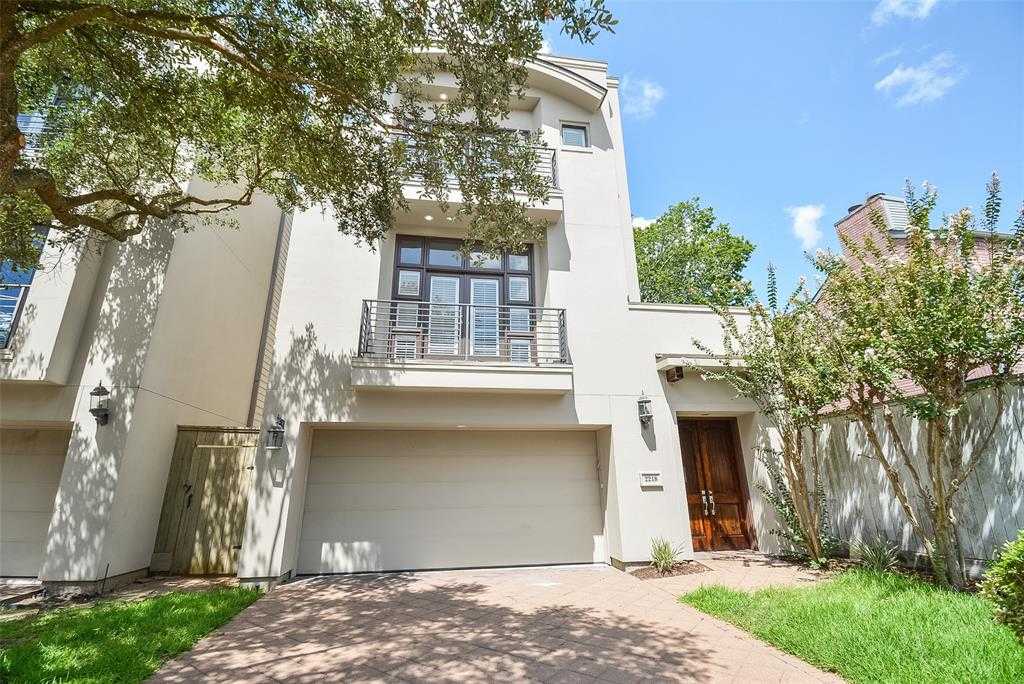 photo 2: 2218 Nantucket Drive, Houston TX 77057