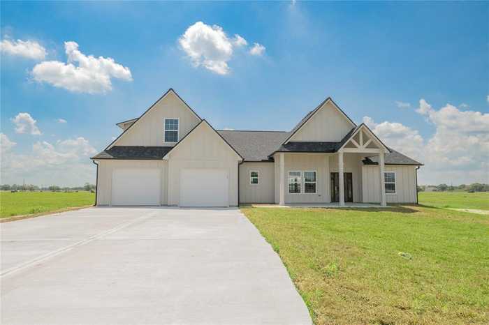 photo 2: 501 Buffalo Trail, Angleton TX 77515