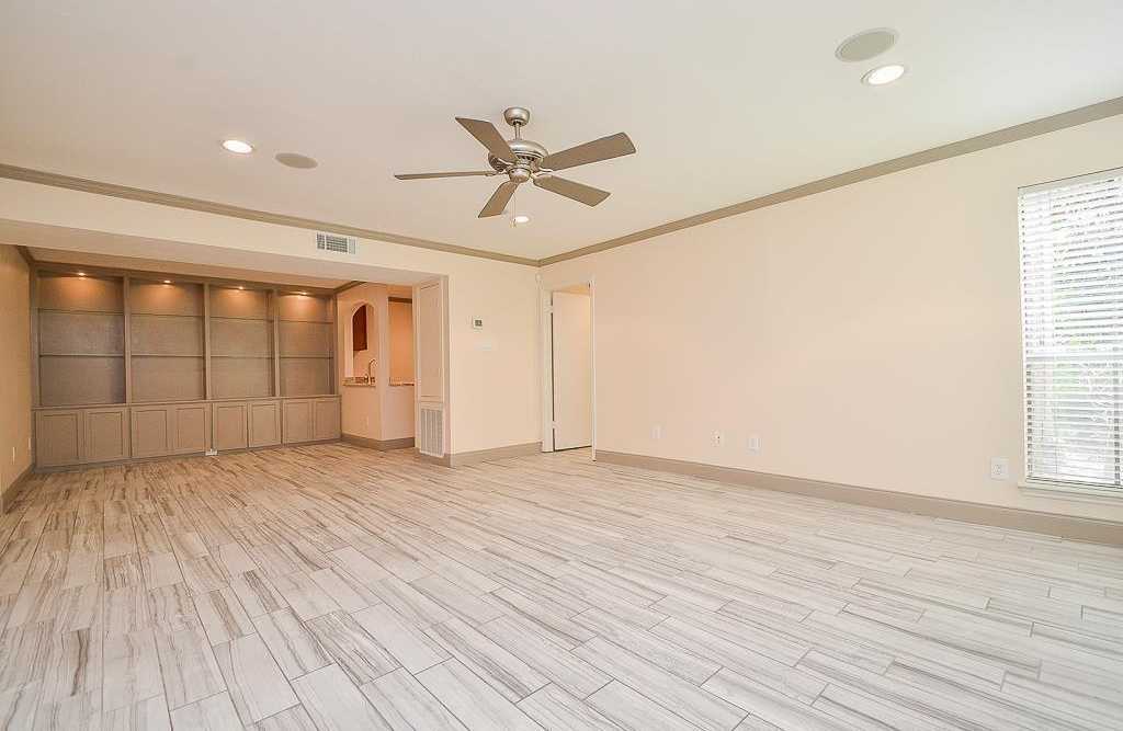 photo 2: 1201 Mcduffie Street Unit 167, Houston TX 77019