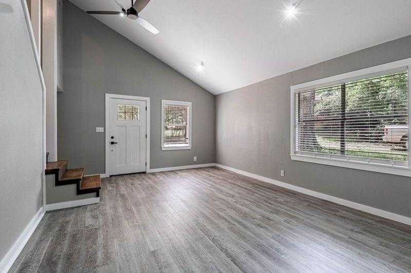 photo 3: 634 N 4th Street, Crockett TX 75835