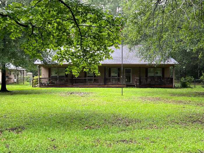 photo 2: 178 Quietwood Drive, Hemphill TX 75948