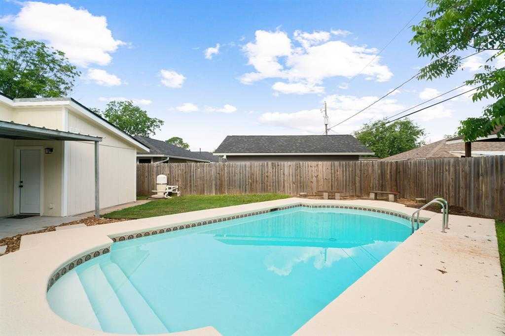 photo 3: 3707 Longwood Drive, Pasadena TX 77503