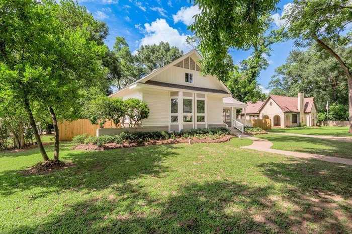 photo 1: 924 E Houston Avenue, Crockett TX 75835