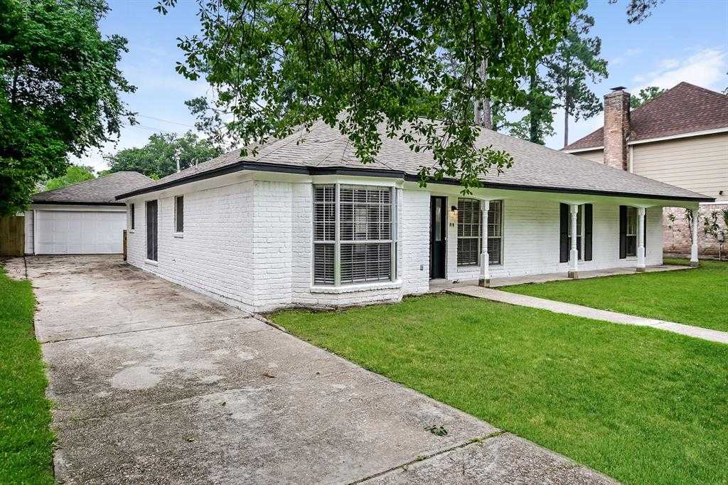 photo 3: 810 Maranon Lane, Houston TX 77090