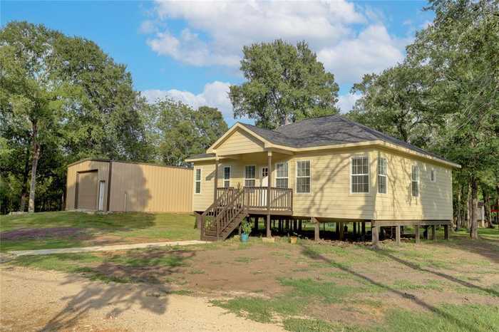 photo 1: 4885 Baldwin Drive, East Bernard TX 77435