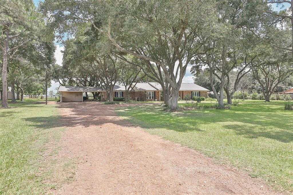 photo 2: 444 County Road 214, East Bernard TX 77435