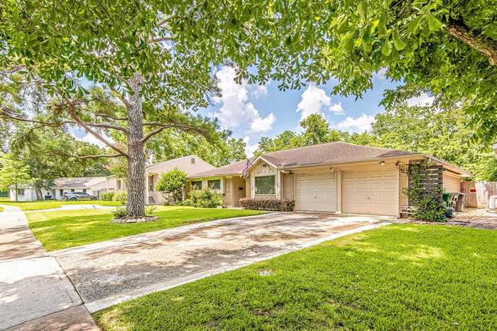 photo 24: 11414 Braewick Drive, Houston TX 77035