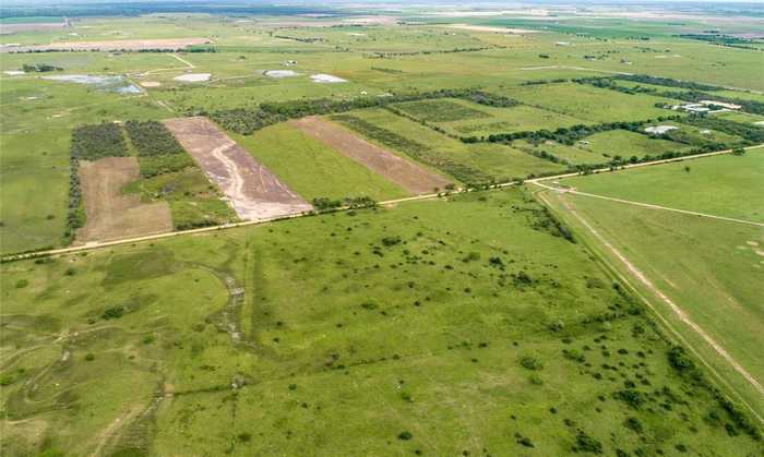 photo 2: 5 County Rd 469, El Campo TX 77488