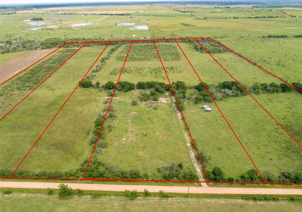 photo 3: 5 County Rd 469, El Campo TX 77488