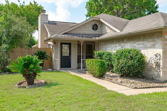 photo 1: 3915 Pintan Lane, Houston TX 77014