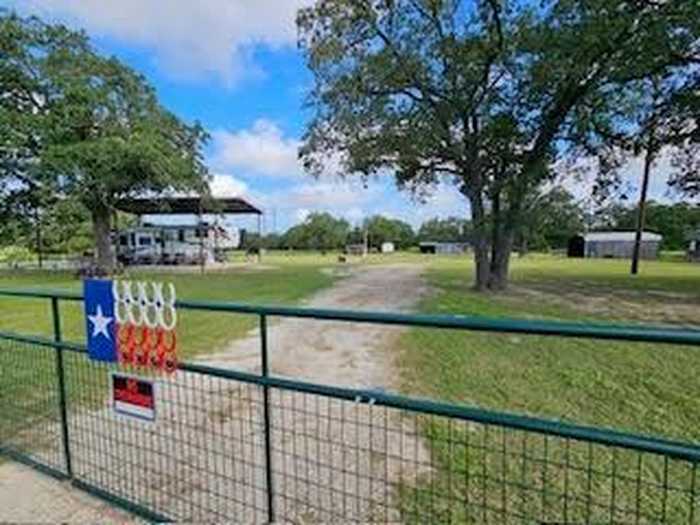 photo 2: 8908 County Road 279, Bedias TX 77831