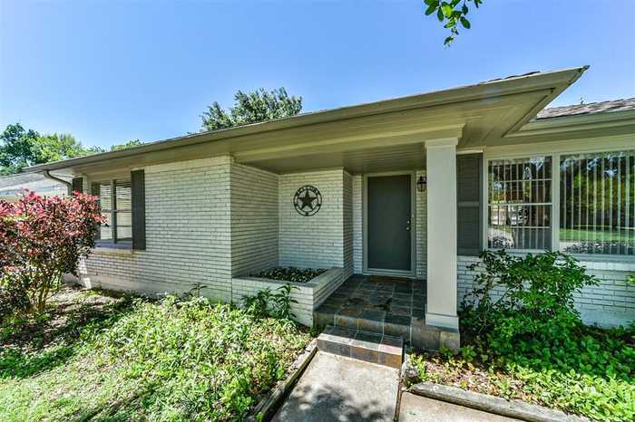 photo 2: 2806 Linkwood Drive, Houston TX 77025