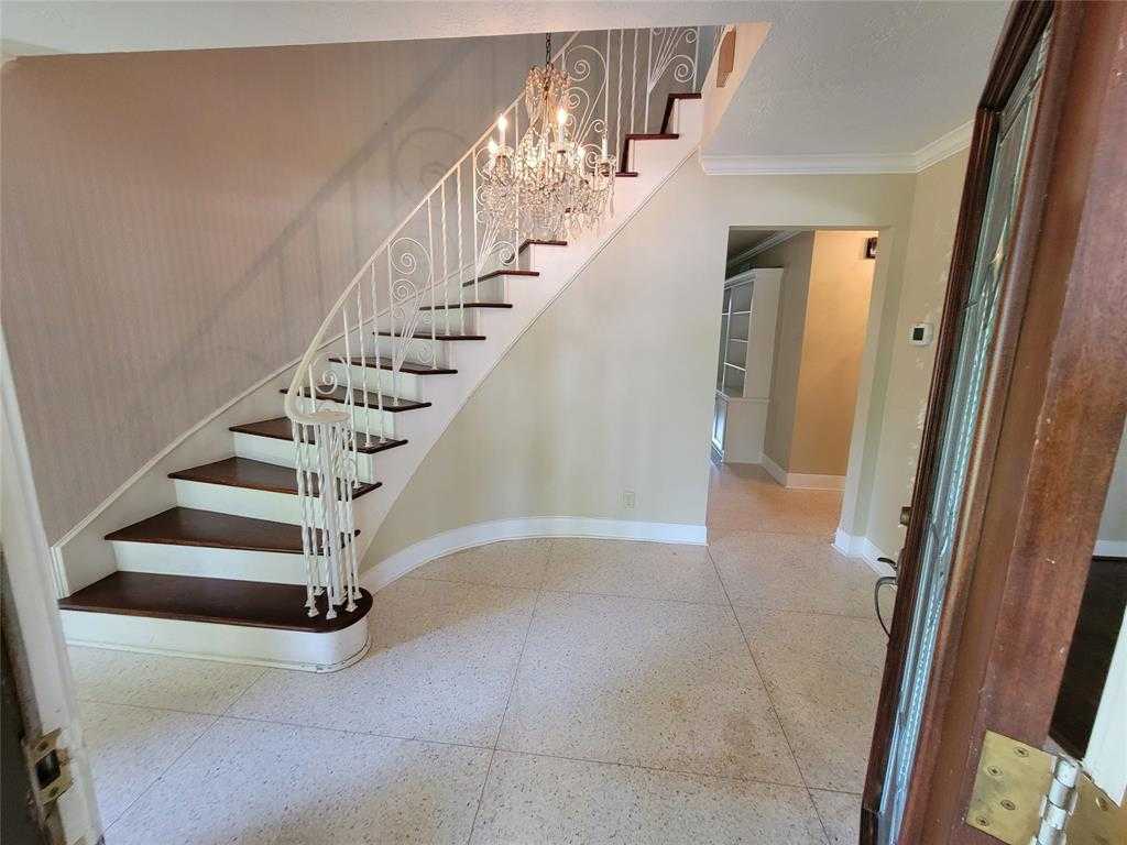 photo 2: 14706 Bramblewood Drive, Houston TX 77079