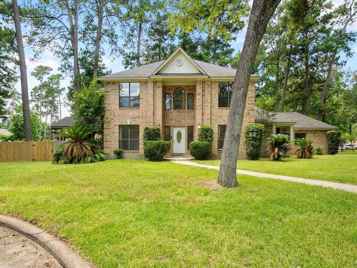 photo 1: 121 S Park Drive, Conroe TX 77356