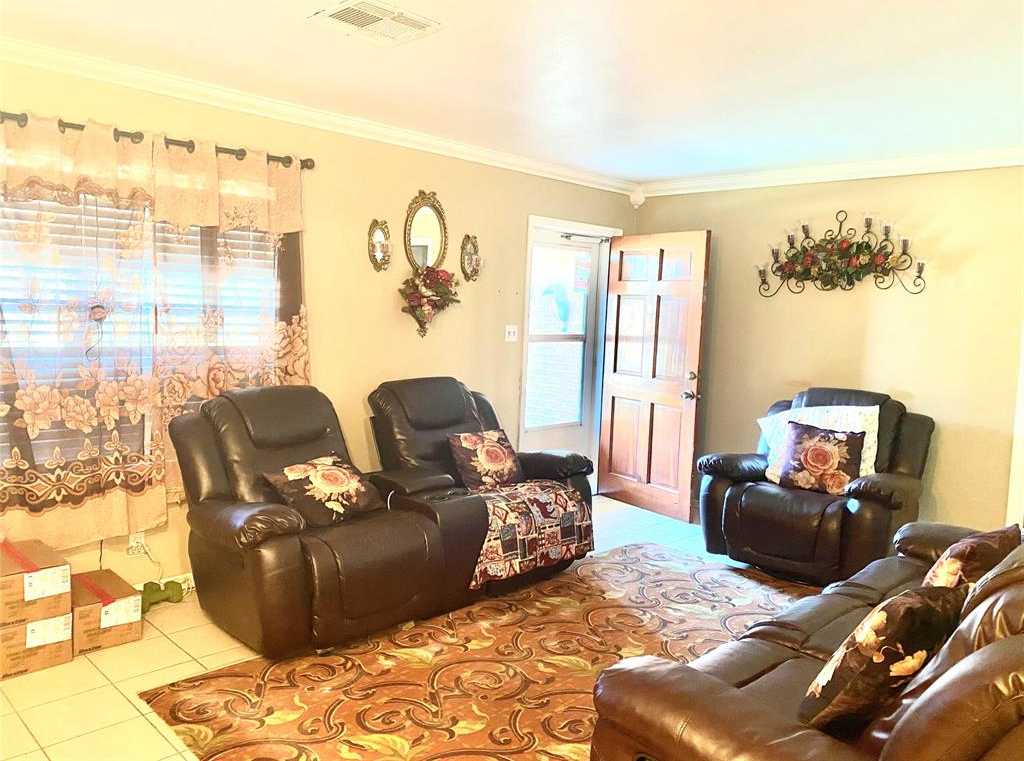 photo 3: 3504 Thornwood Drive, Pasadena TX 77503