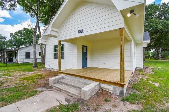 photo 2: 311 August Street, El Campo TX 77437