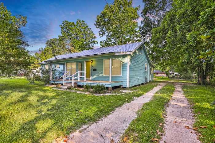 photo 1: 107 Elm Street, Daisetta TX 77327