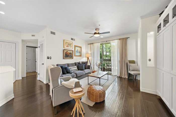 photo 1: 2111 Welch Street Unit B212, Houston TX 77019