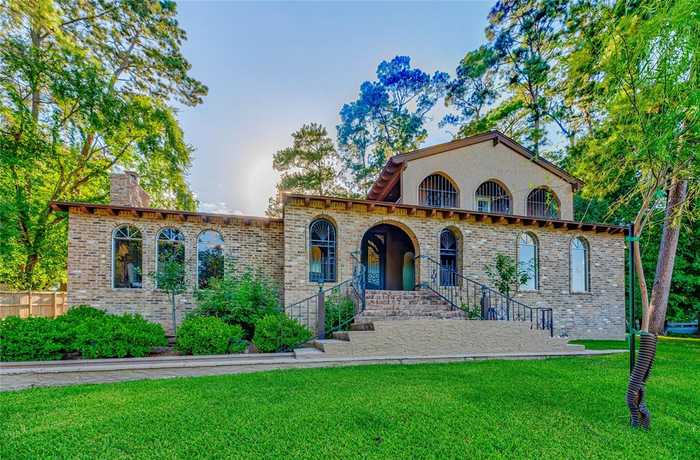 photo 1: 602 Rolling Hills Road, Huntsville TX 77340