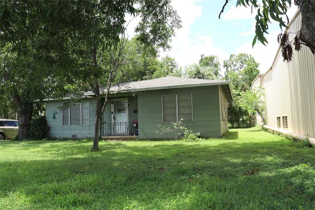 photo 2: 242 West Fannin Street, La Grange TX 78945