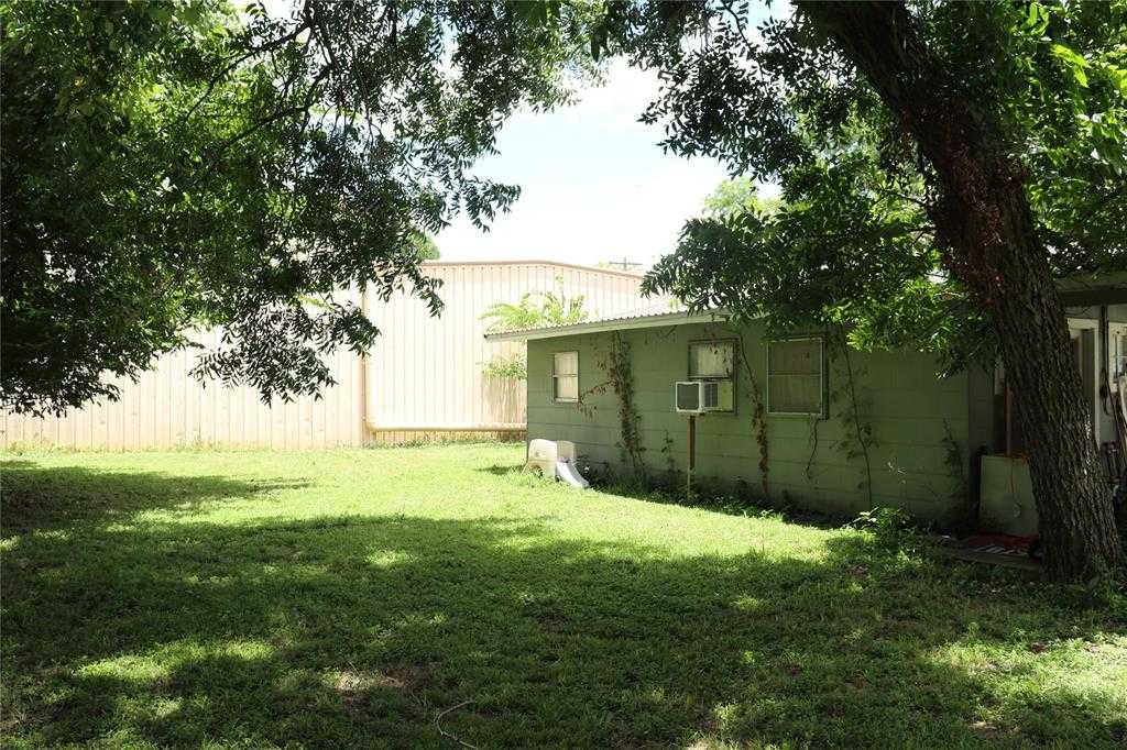 photo 3: 242 West Fannin Street, La Grange TX 78945