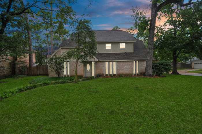 photo 1: 802 Romaine Lane, Houston TX 77090