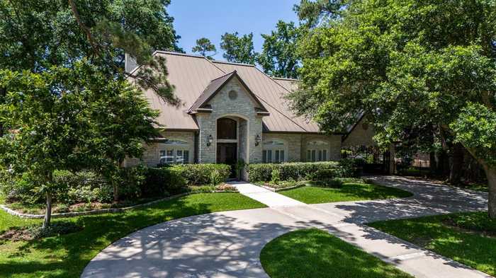 photo 2: 5906 Southern Hills Drive, Houston TX 77069