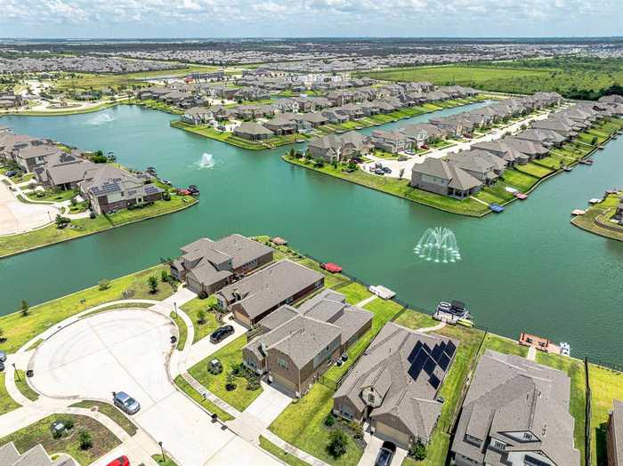 photo 2: 3714 Lake Varano Circle, Katy TX 77493