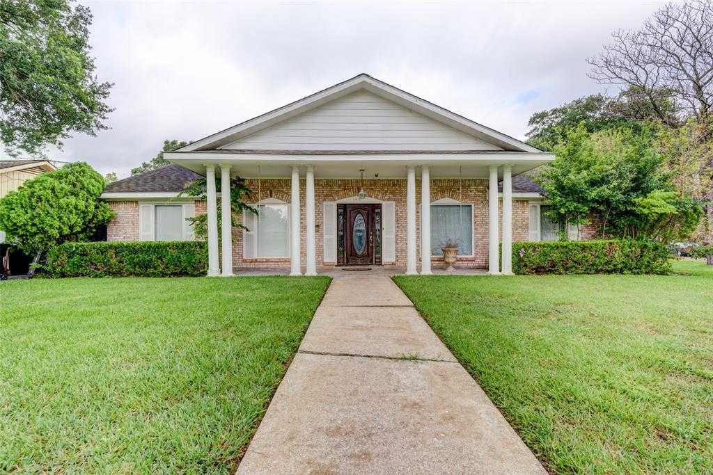 photo 1: 5951 Lattimer Drive, Houston TX 77035