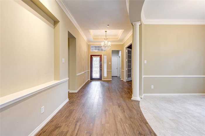 photo 2: 1542 Orchard Park Drive, Houston TX 77077