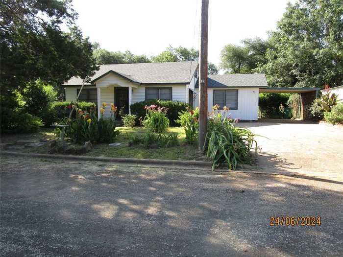 photo 1: 605 Myrtle Street, Grapeland TX 75844