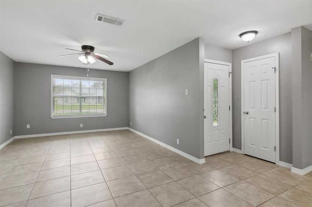 photo 3: 4414 W Edgar Street, Orange TX 77630