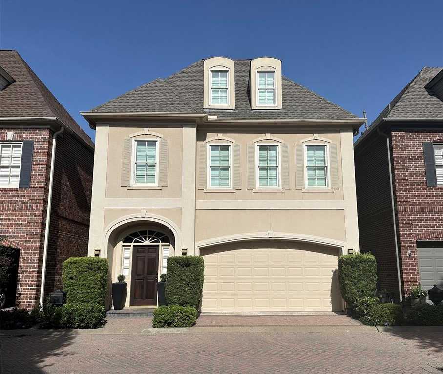 photo 1: 207 Wynden Crescent Court Court, Houston TX 77056