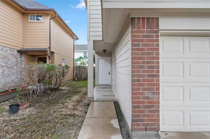 photo 2: 2663 Kiplands Court, Houston TX 77014