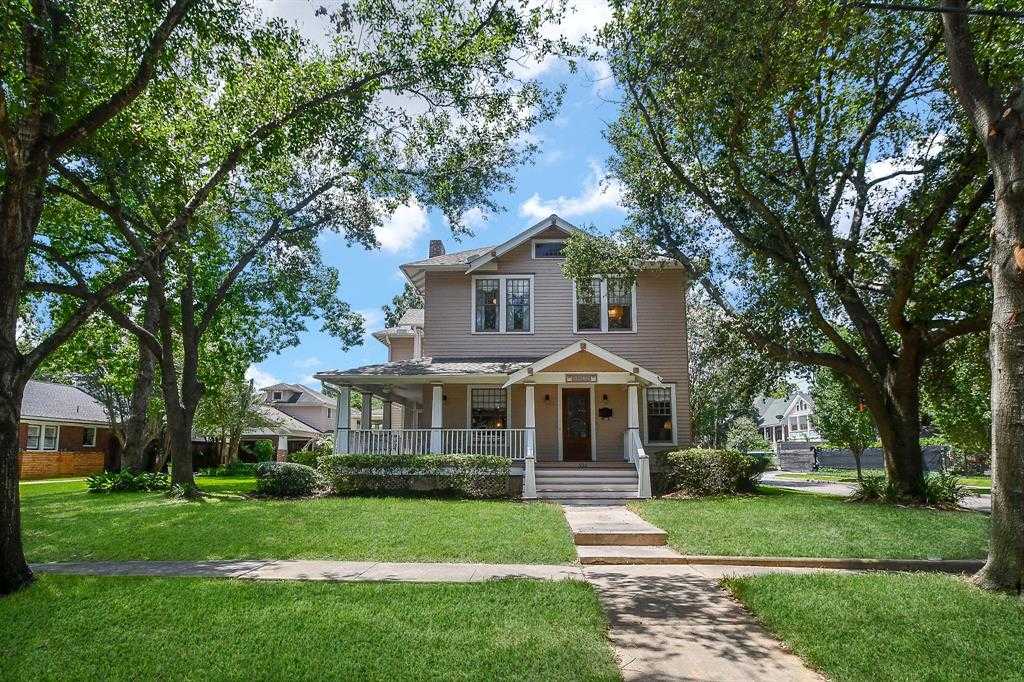 photo 1: 530 Byrne Street, Houston TX 77009