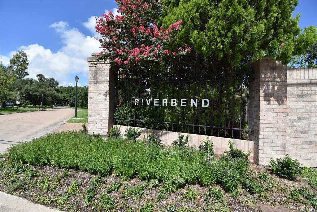 photo 2: 7631 River Point Drive, Houston TX 77063