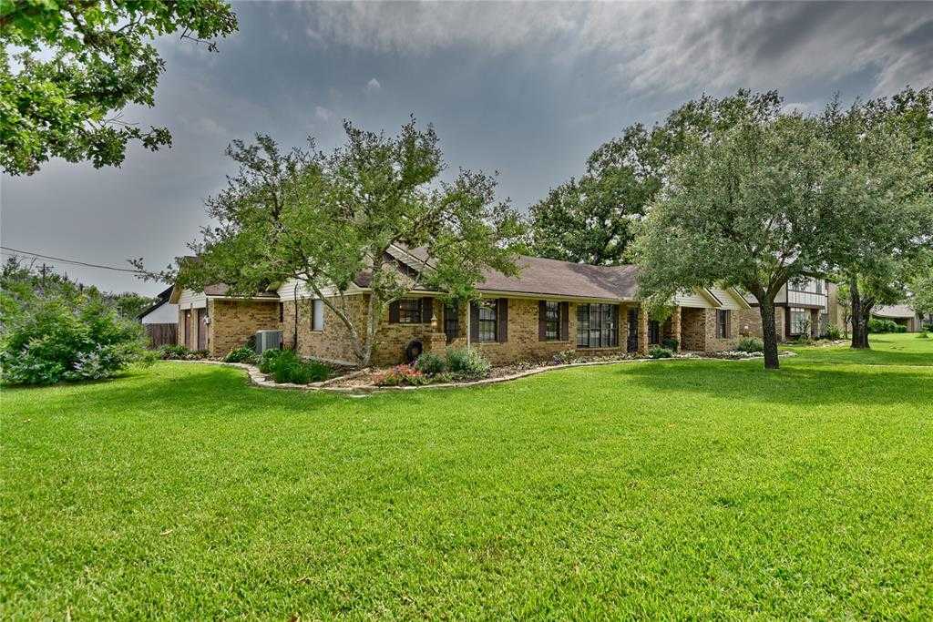 photo 3: 209 E Hacienda Street, Bellville TX 77418