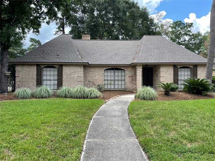 photo 1: 3902 Fawn Creek Drive, Kingwood TX 77339