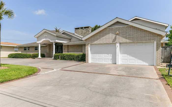 photo 2: 18 S Shore Drive, Galveston TX 77551