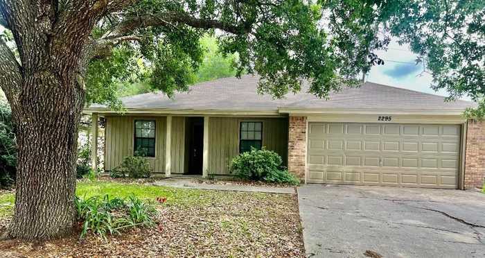 photo 1: 2295 Willowglen Drive, Beaumont TX 77707