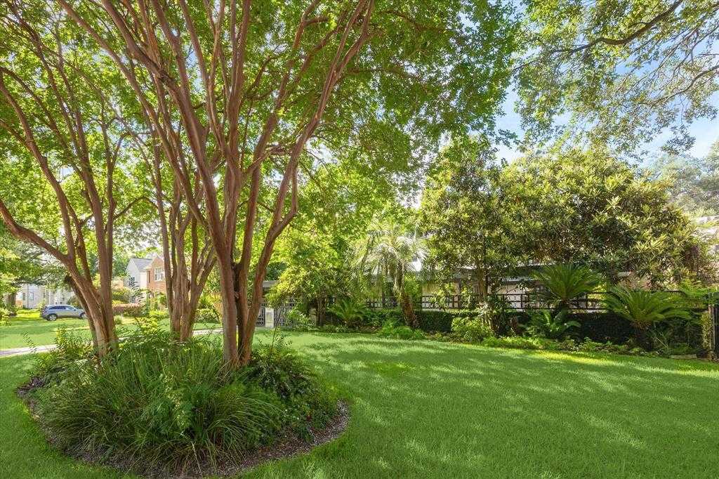 photo 3: 2500 Glen Haven Boulevard, Houston TX 77030