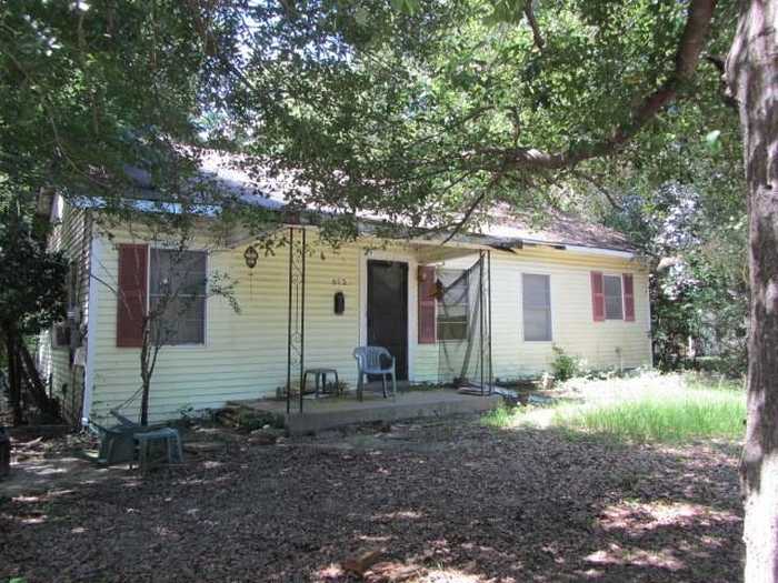 photo 1: 613 9th Street, Huntsville TX 77320