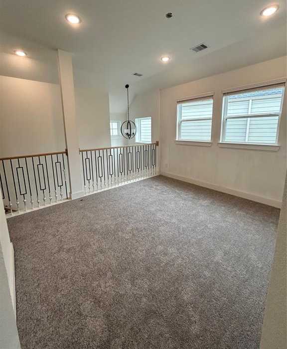 photo 3: 2811 Park Hill Drive, Stafford TX 77477