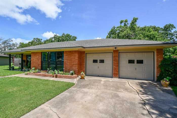 photo 2: 319 Lily Lane, Wharton TX 77488