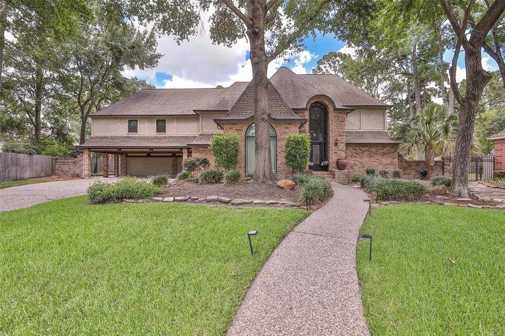 photo 2: 11802 Primwood Drive, Houston TX 77070