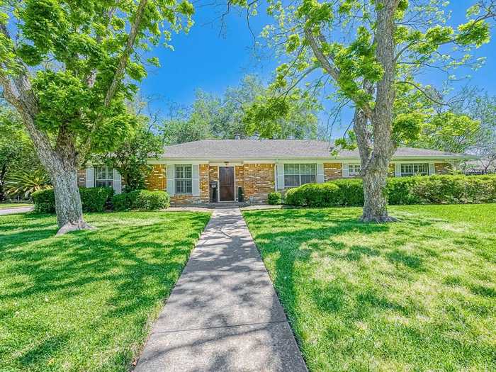 photo 1: 4601 Staunton Street, Houston TX 77027