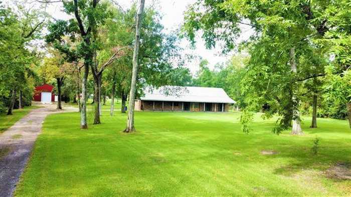 photo 2: 4992 Godwin Road, Orange TX 77630